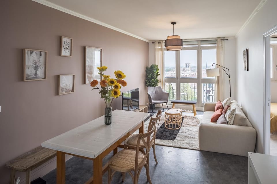 Living room, Dining area