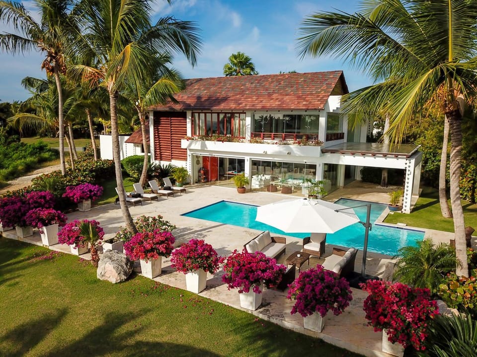 Oceanview Luxury Villa Crystal - With Beach Club Access House in Punta Cana