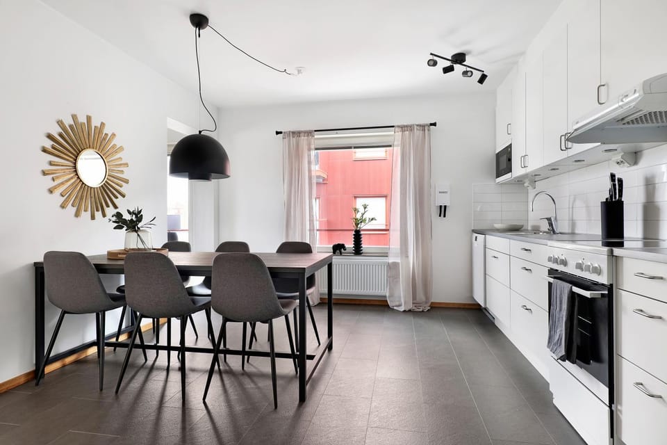 Kitchen or kitchenette, Dining area, dishwasher, minibar, pet friendly