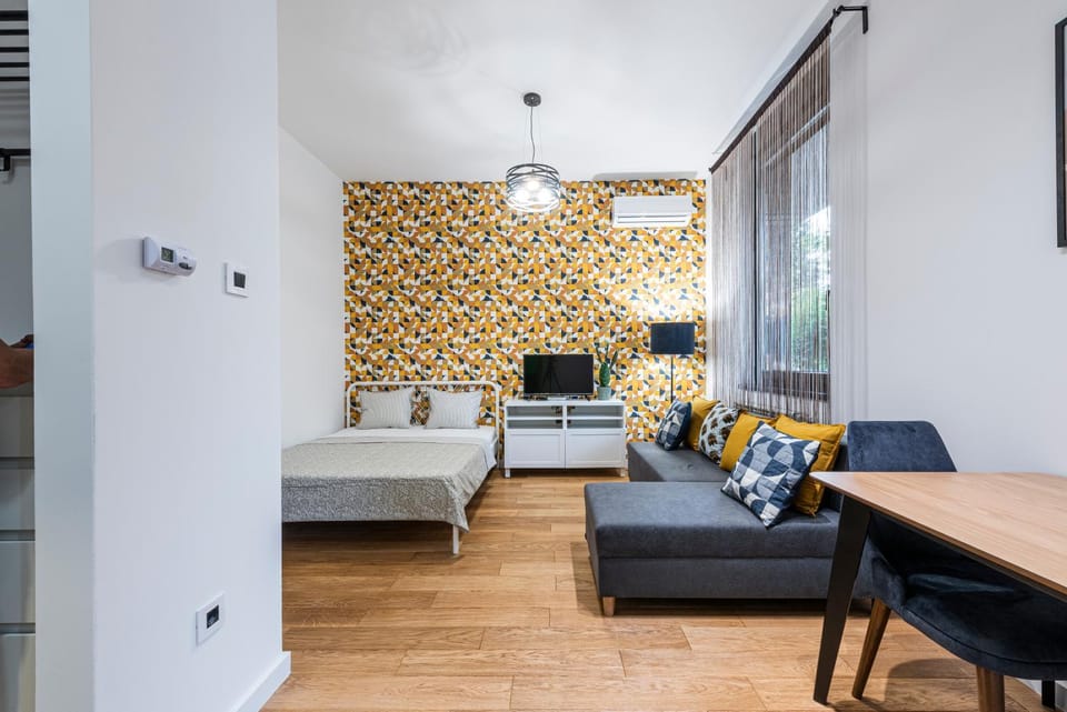 Living room, Photo of the whole room, Seating area, Bedroom