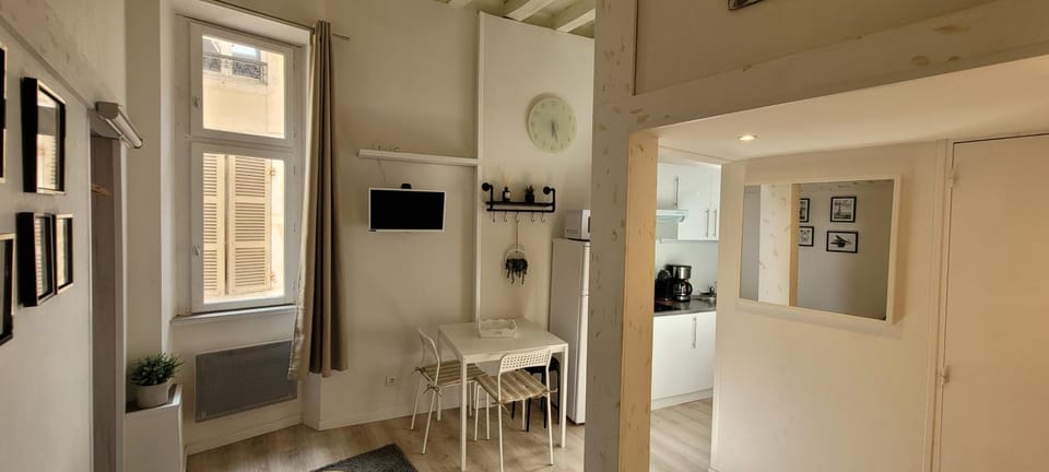 TV and multimedia, Kitchen or kitchenette