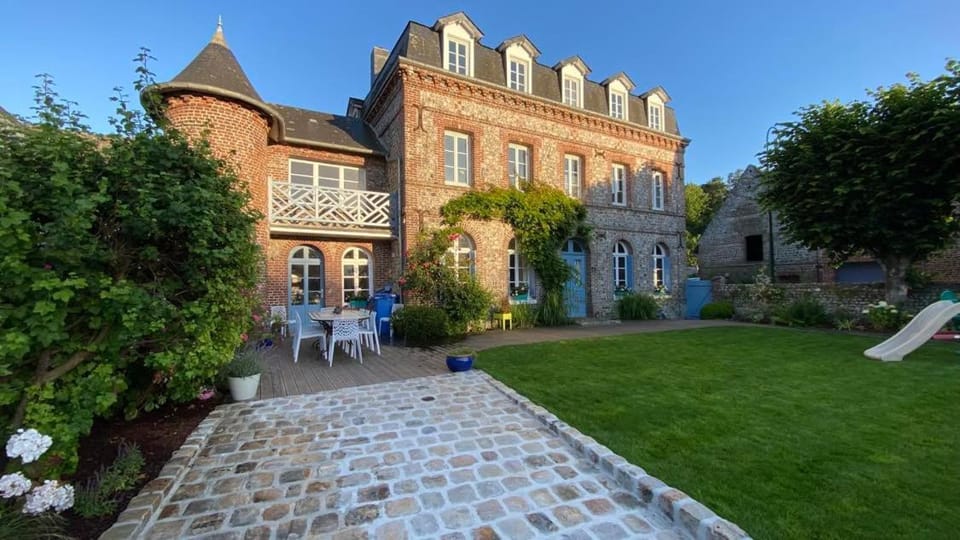 Les Volets Bleus de Veules Les Roses House in Normandy