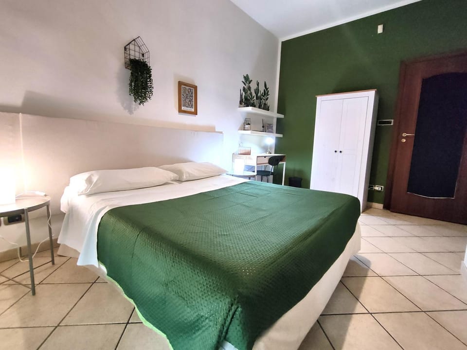 Casa Viola a 900 mt dalla Staz. Centrale Bed and Breakfast in Pescara