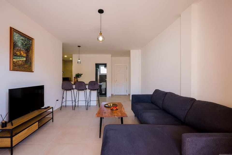 Communal lounge/ TV room, Living room, Seating area