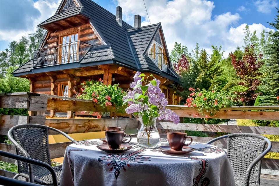 Property building, Balcony/Terrace