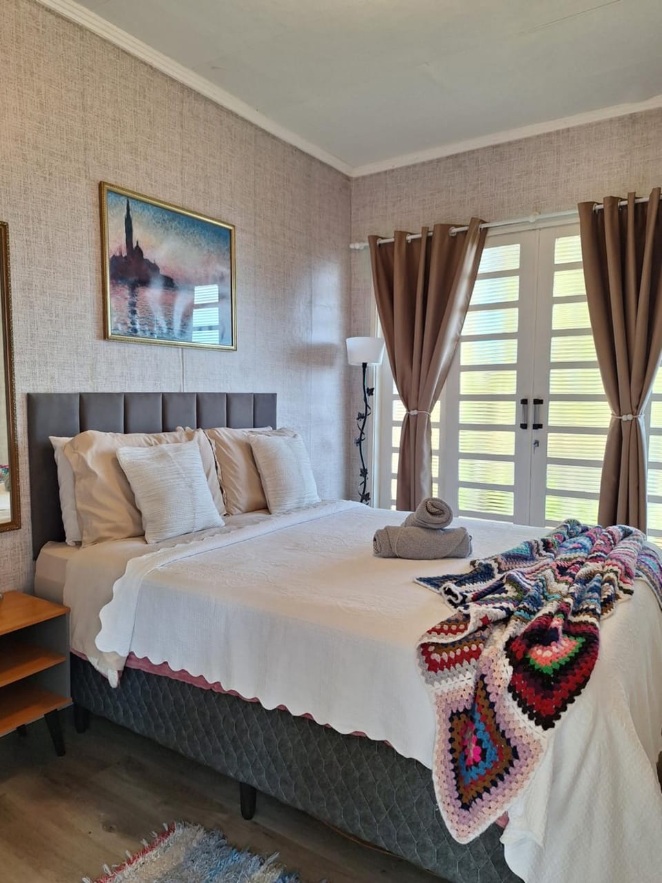 Bed, TV and multimedia, Photo of the whole room, Bedroom, internet, towels
