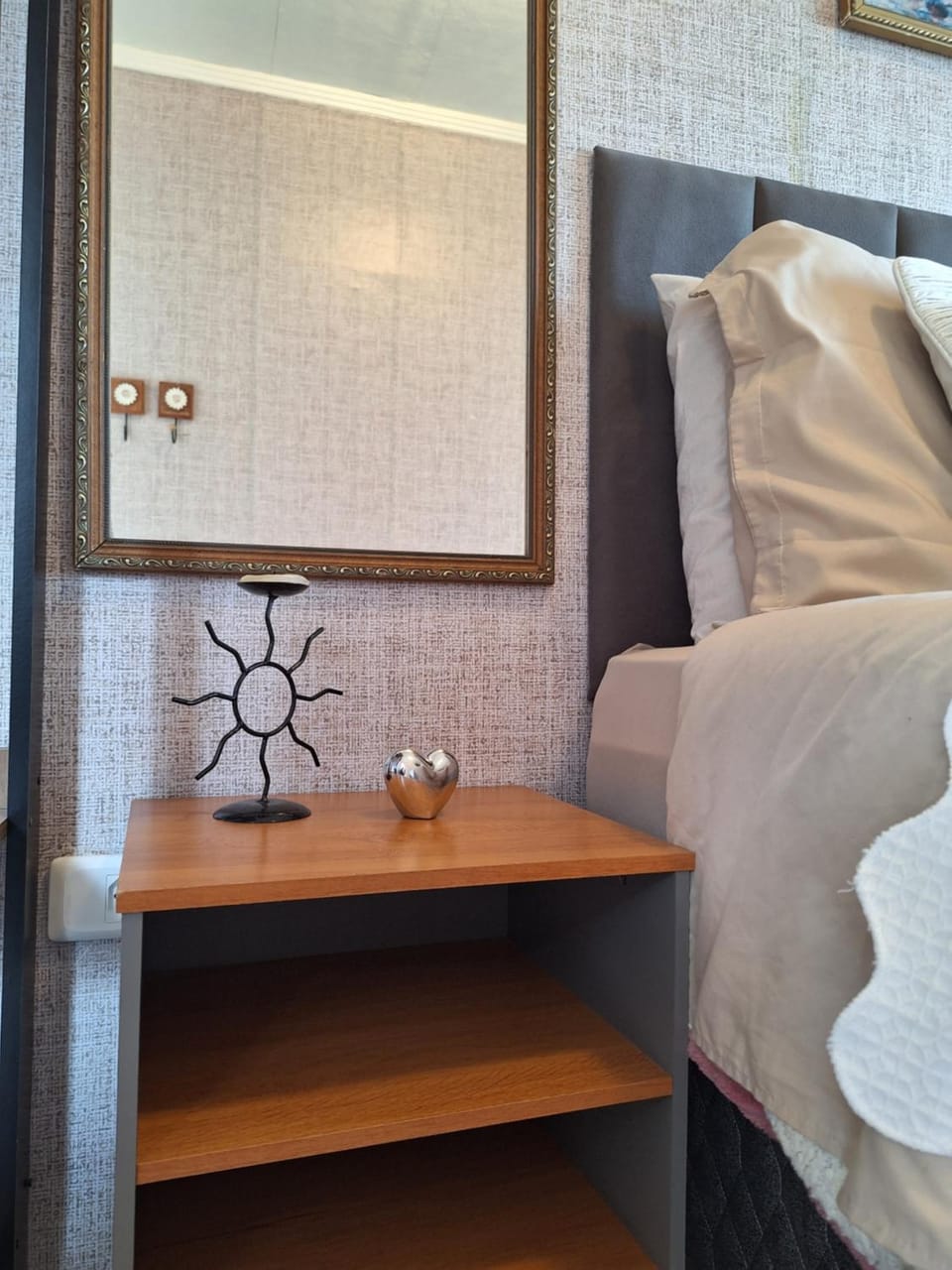 Decorative detail, Bedroom