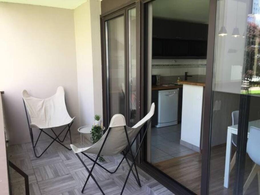 Patio, Balcony/Terrace, Kitchen or kitchenette, Seating area, Dining area, oven