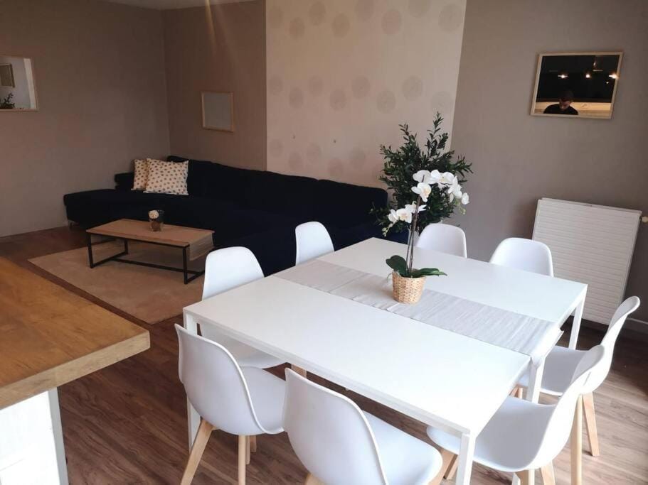 Communal lounge/ TV room, Living room, Seating area, Dining area