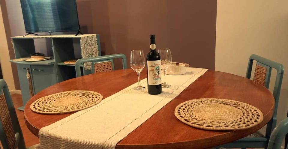 Food and drinks, Dining area, Drinks, Alcoholic drinks