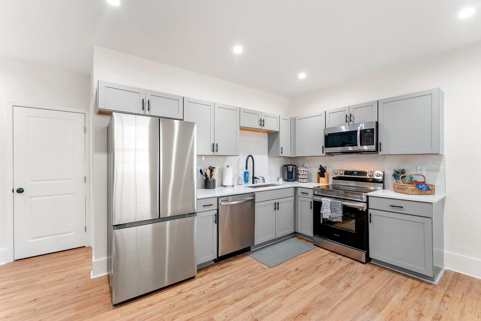 Peaceful & Modern Historic Norcross Home House in Norcross