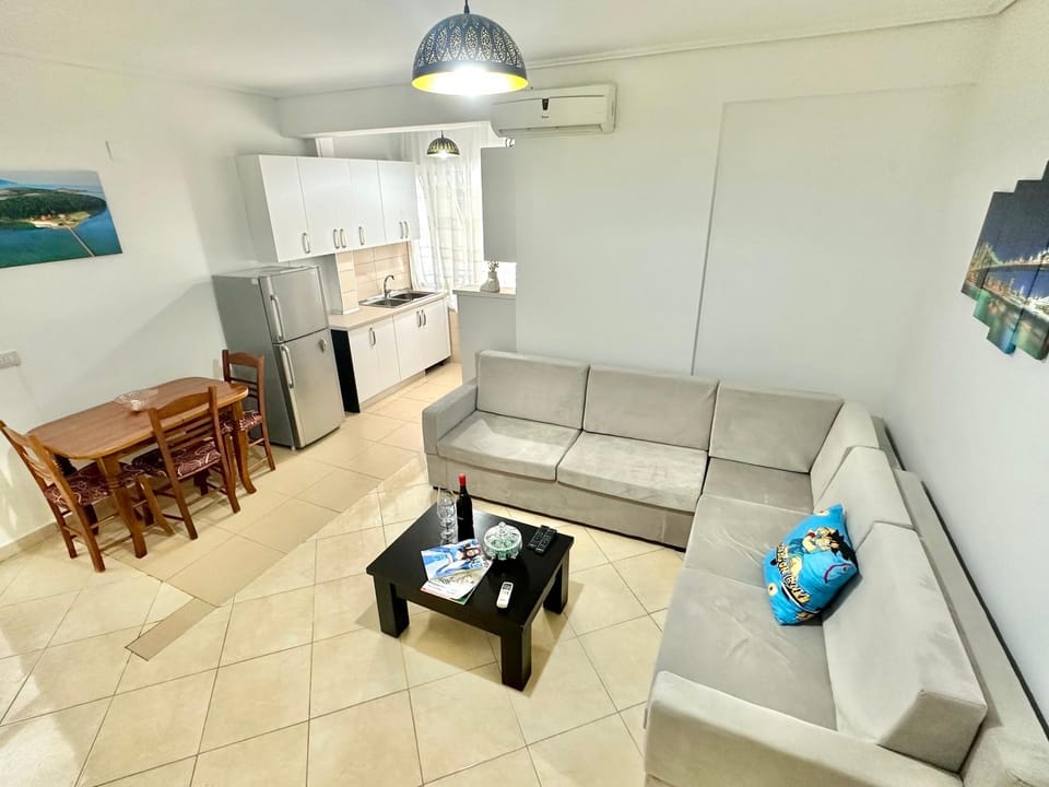 Kitchen or kitchenette, Seating area, Dining area, pet friendly