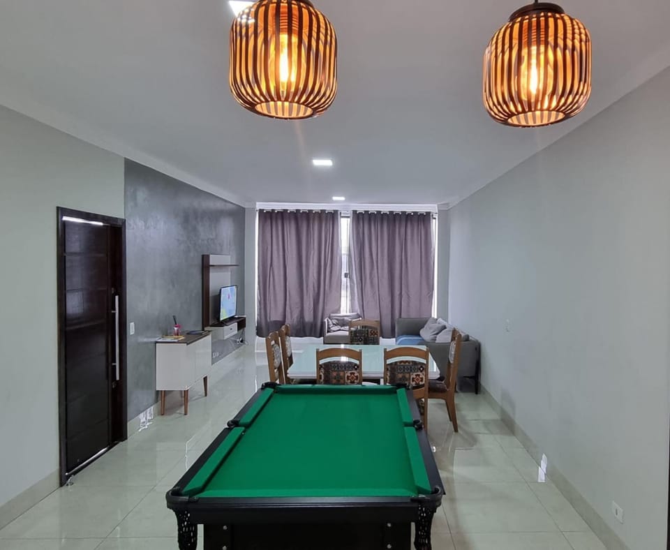 Billiard, Game Room