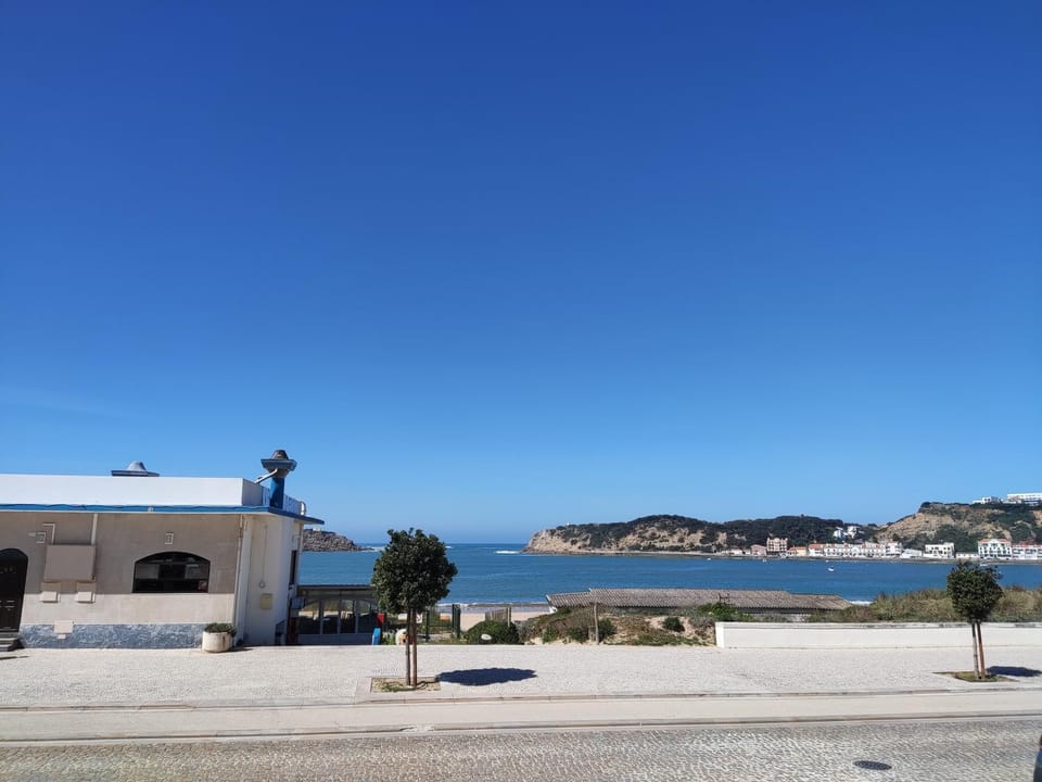 Beach, Location