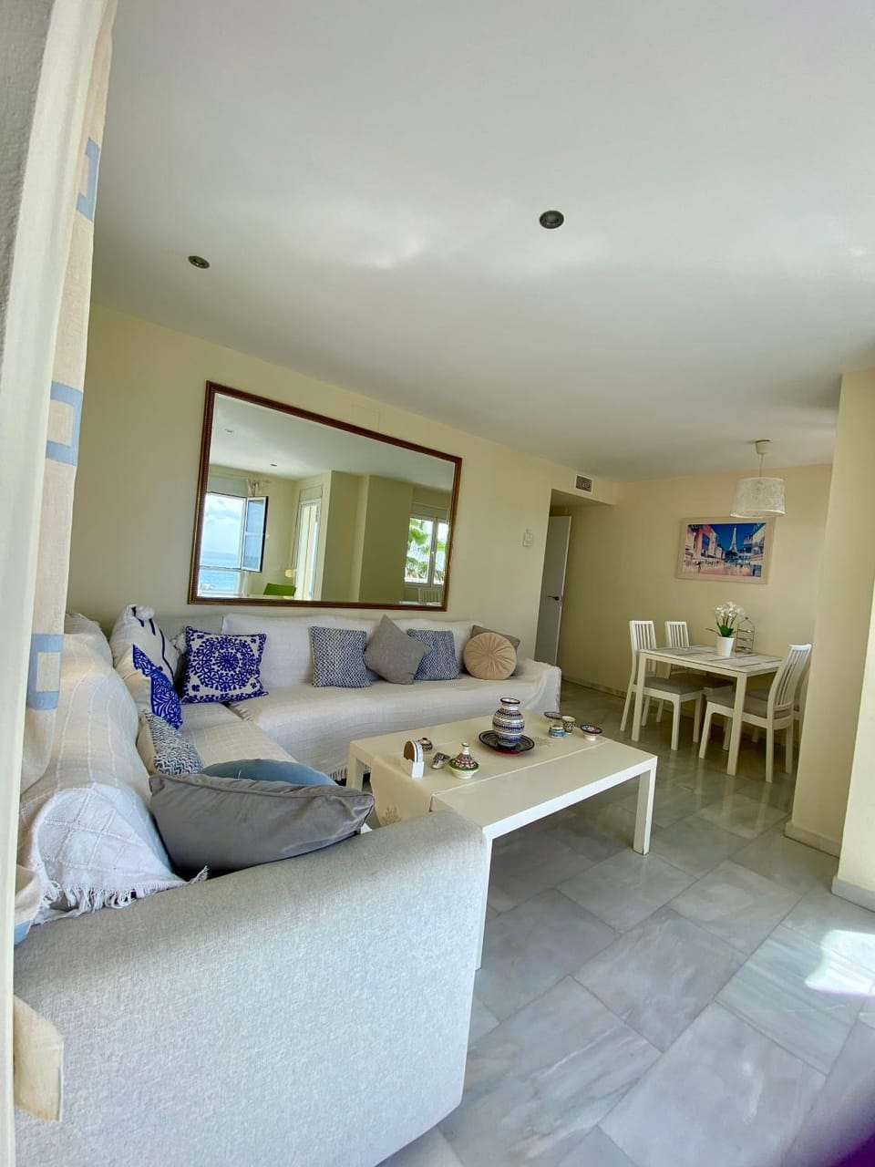Communal lounge/ TV room, TV and multimedia, View (from property/room), Living room, Seating area, Sea view, Sea view, Dinner