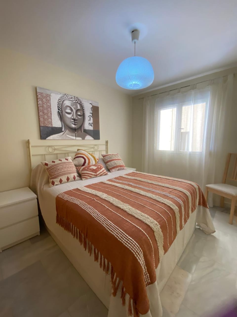 Photo of the whole room, Bedroom