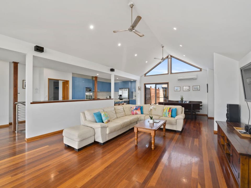 Surf Break House in Arrawarra
