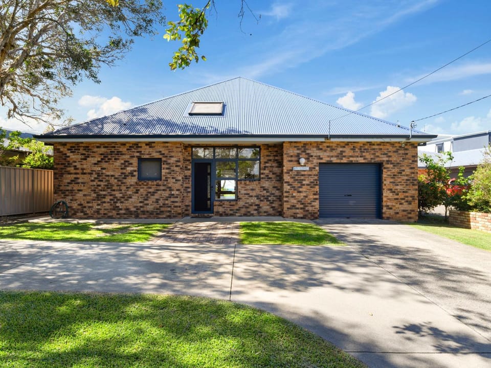 Surf Break House in Arrawarra