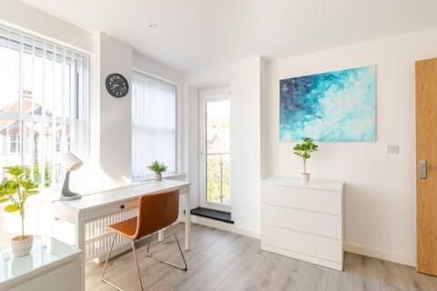 Brand New Modern, The Chic Nexus Apartment Central Headington Apartment in Oxford