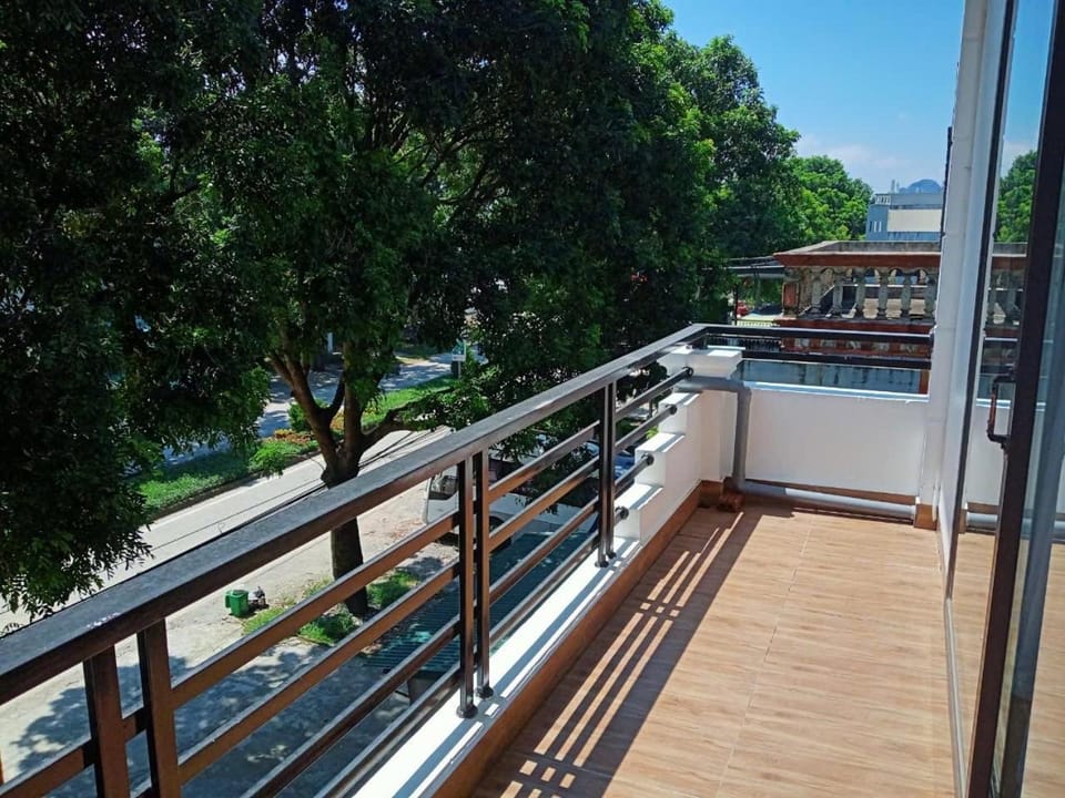 Spring, Day, Natural landscape, Balcony/Terrace