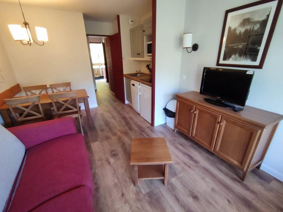 Appartement cosy sud, 4 pers, près du funiculaire - FR-1-292-197 Apartment in Isola
