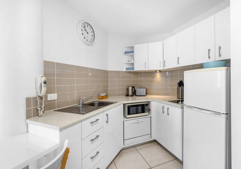 Kitchen or kitchenette, kitchen