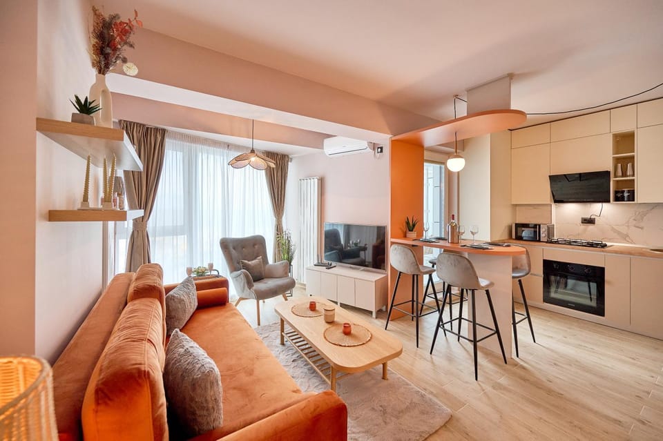 TV and multimedia, Kitchen or kitchenette, Living room, Seating area, Dining area
