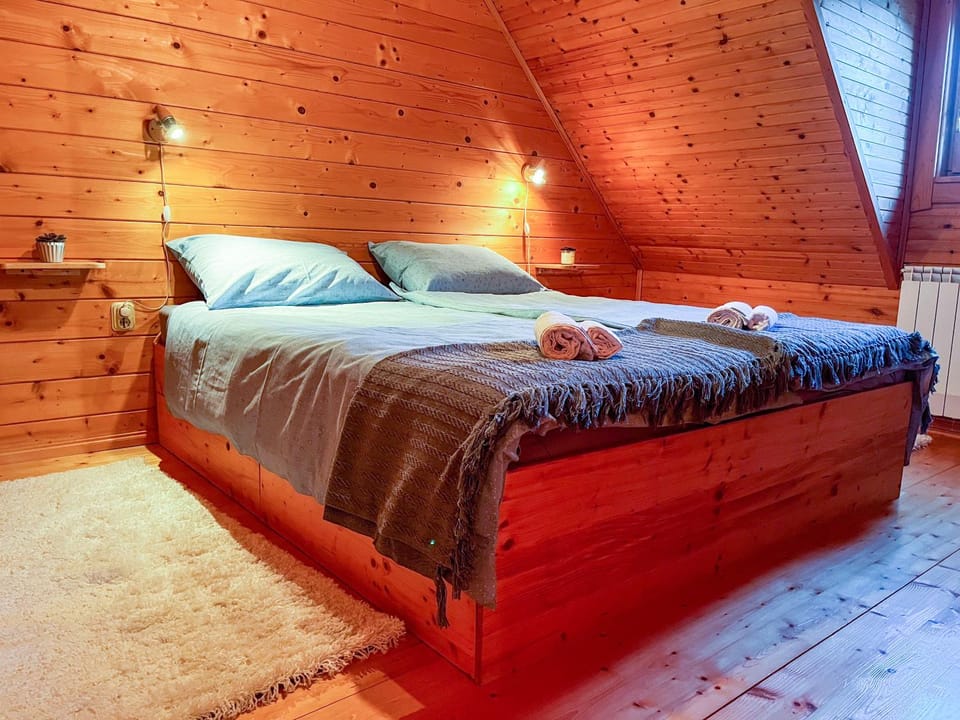 Decorative detail, Bedroom, towels