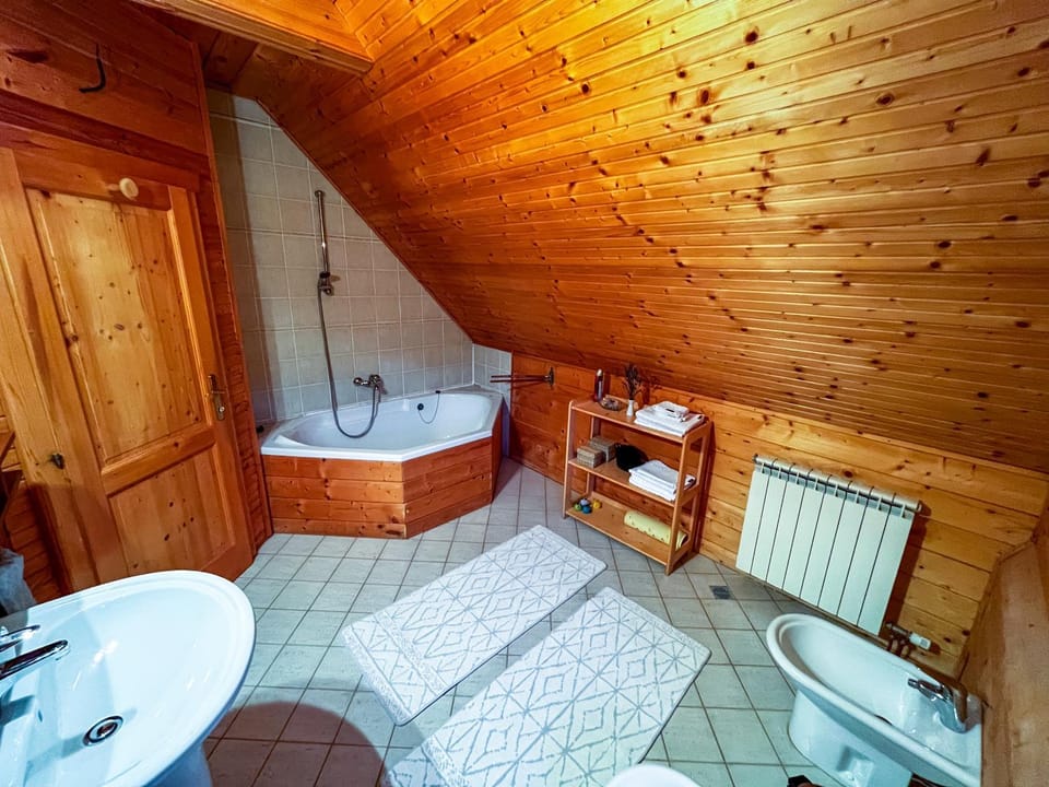 Bathroom, Bath, bidet, heating, towels