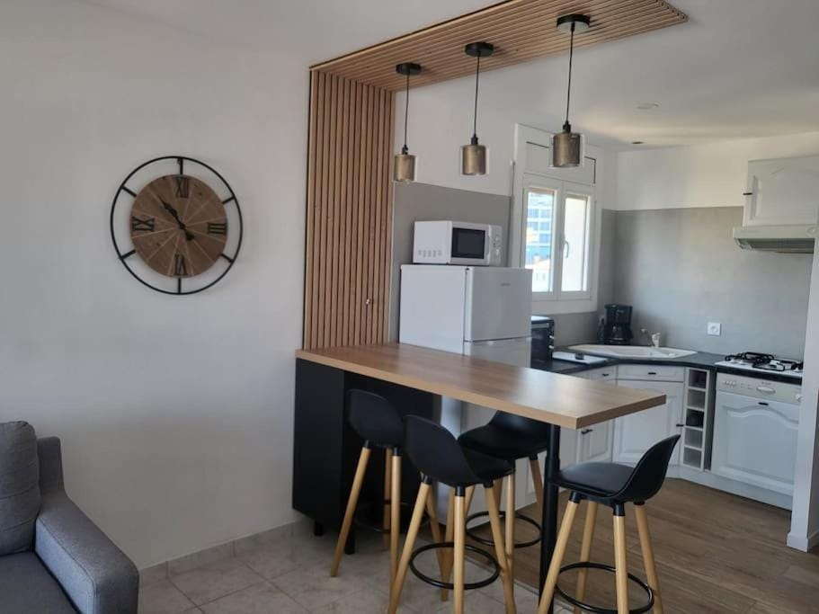 Appartement T3 avec belle vue mer et parking Apartment in Roses