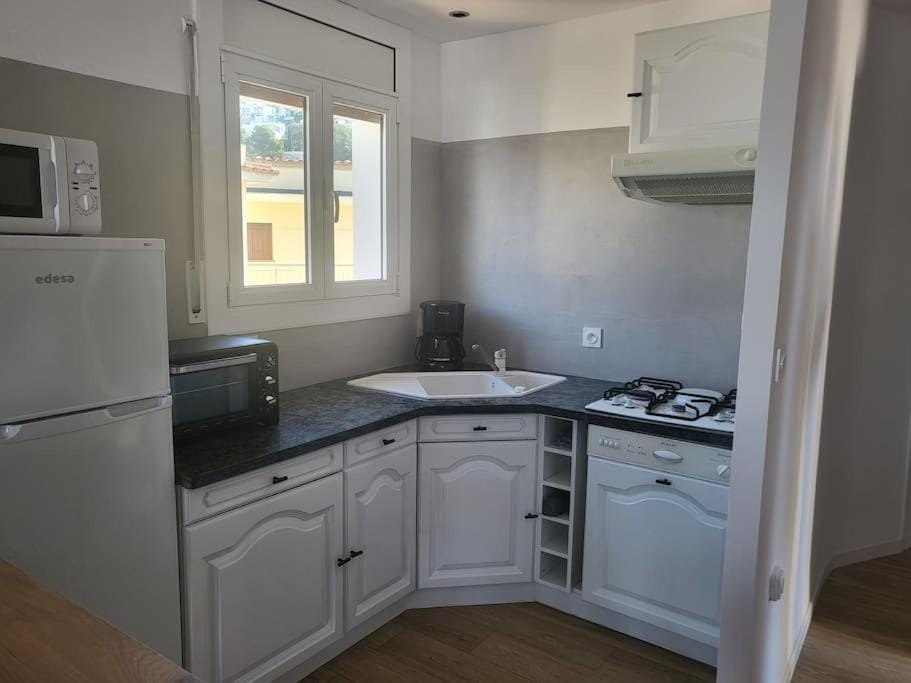 Appartement T3 avec belle vue mer et parking Apartment in Roses