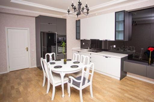 Kitchen or kitchenette, Dining area, minibar, pet friendly, stove
