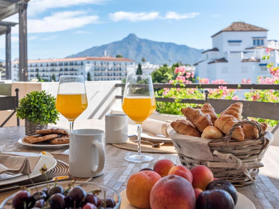 Balcony/Terrace, Mountain view