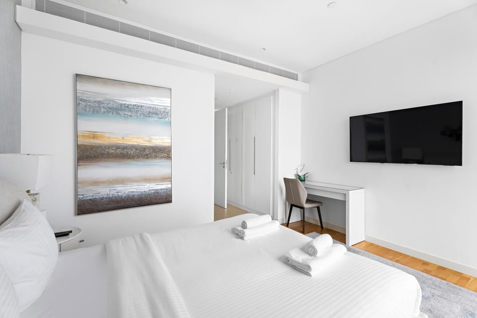 Bed, TV and multimedia, Photo of the whole room, Evening entertainment, Bedroom, towels