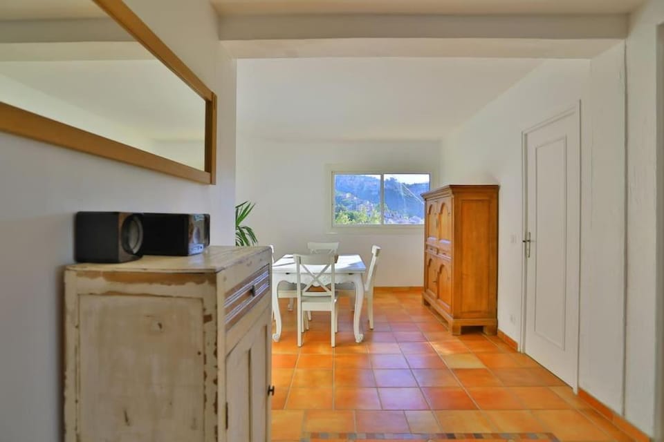 Vue mer, Piscine - Appartement Cosy Place Apartment in Bormes-les-Mimosas
