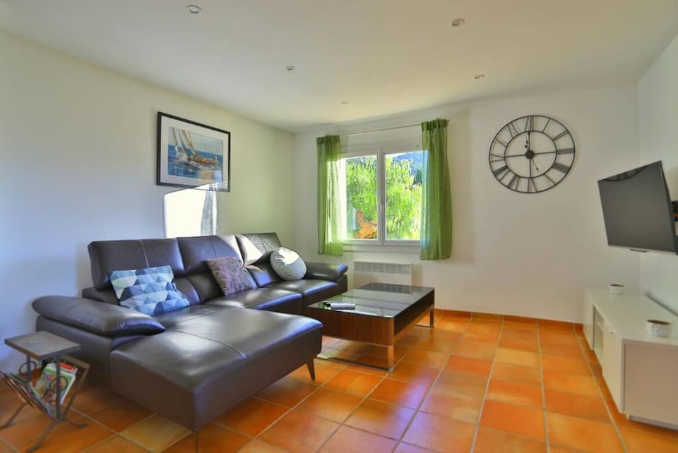 Vue mer, Piscine - Appartement Cosy Place Apartment in Bormes-les-Mimosas
