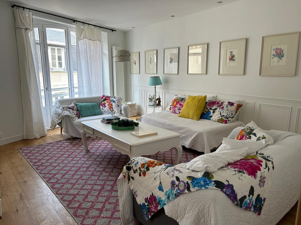 Living room, Seating area