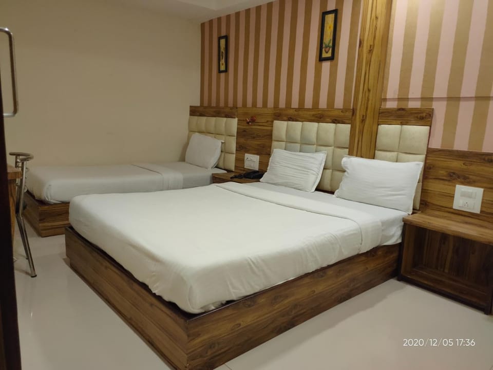 Orange International-SANTACRUZ Bed and Breakfast in Mumbai