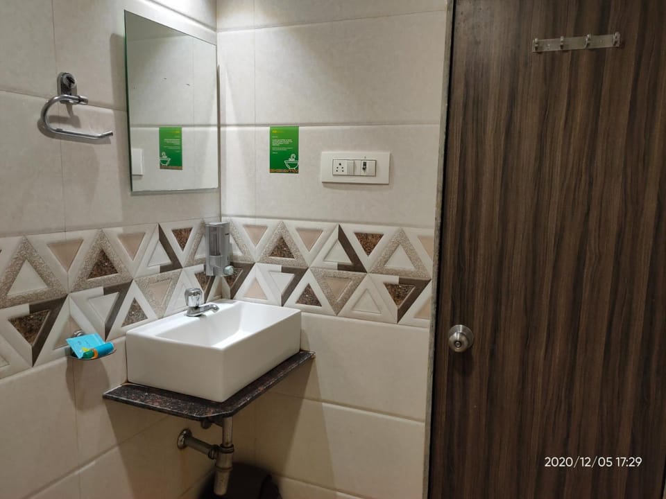 Orange International-SANTACRUZ Bed and Breakfast in Mumbai