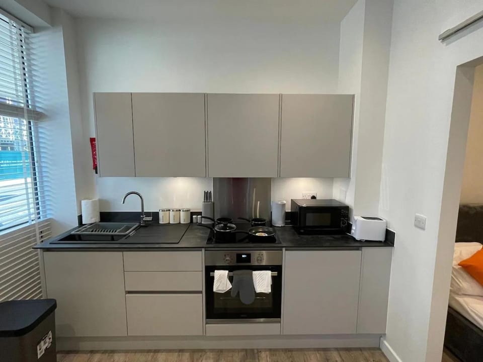 1 bed apartment in the heart of Staines town centre Apartment in Staines-upon-Thames