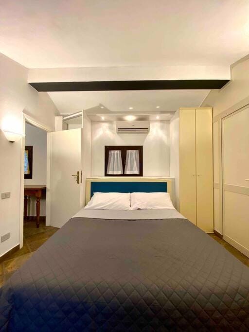 Bed, Photo of the whole room, Bedroom, internet, internet, wardrobe, air conditioner, air conditioner
