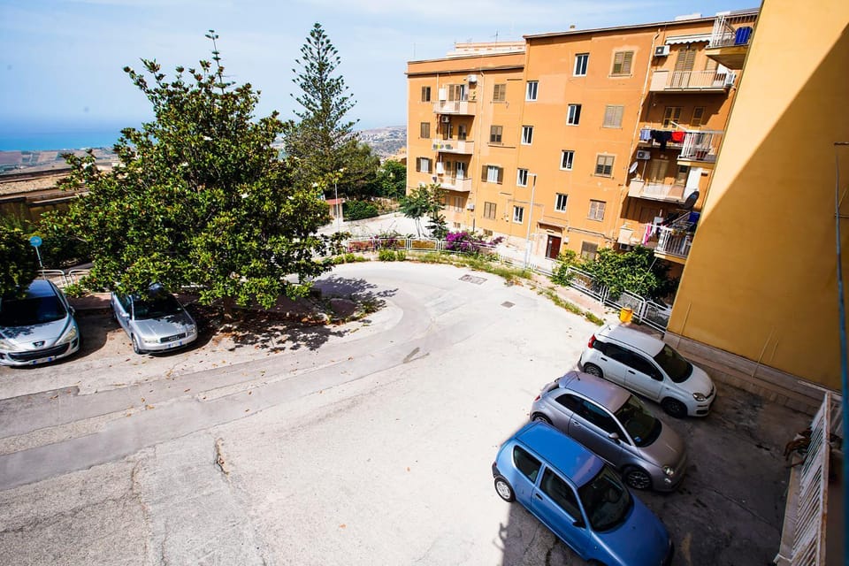 Quiet street view, Parking