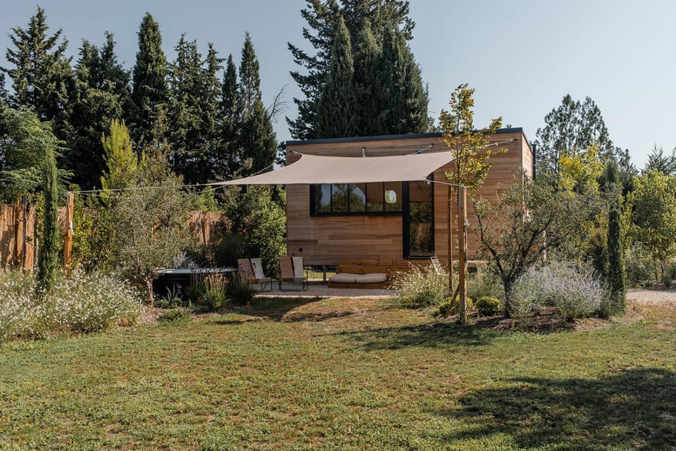 Property building, Natural landscape, Garden, Balcony/Terrace, Garden view, Garden view, Pool view, Swimming pool