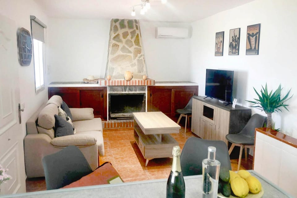 Living room, Seating area, air conditioner