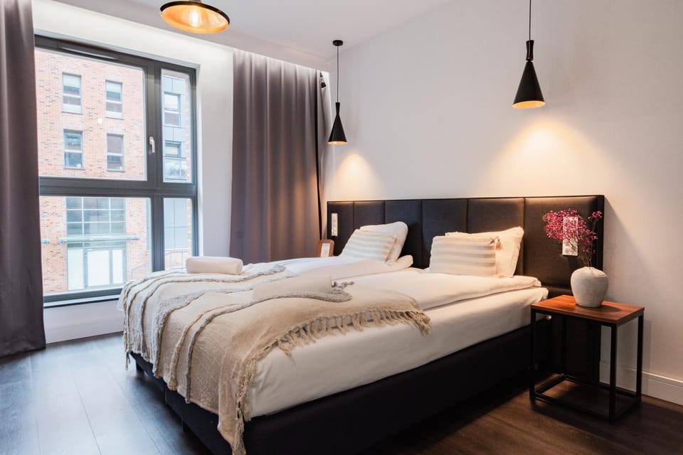 Photo of the whole room, Seating area