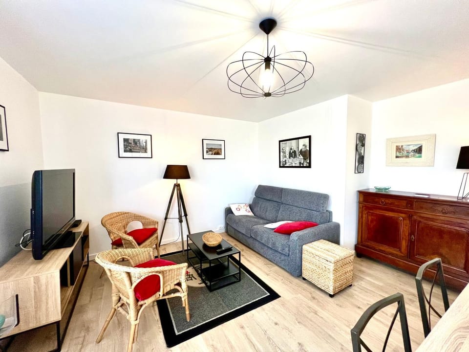 Communal lounge/ TV room, TV and multimedia, Living room, Seating area