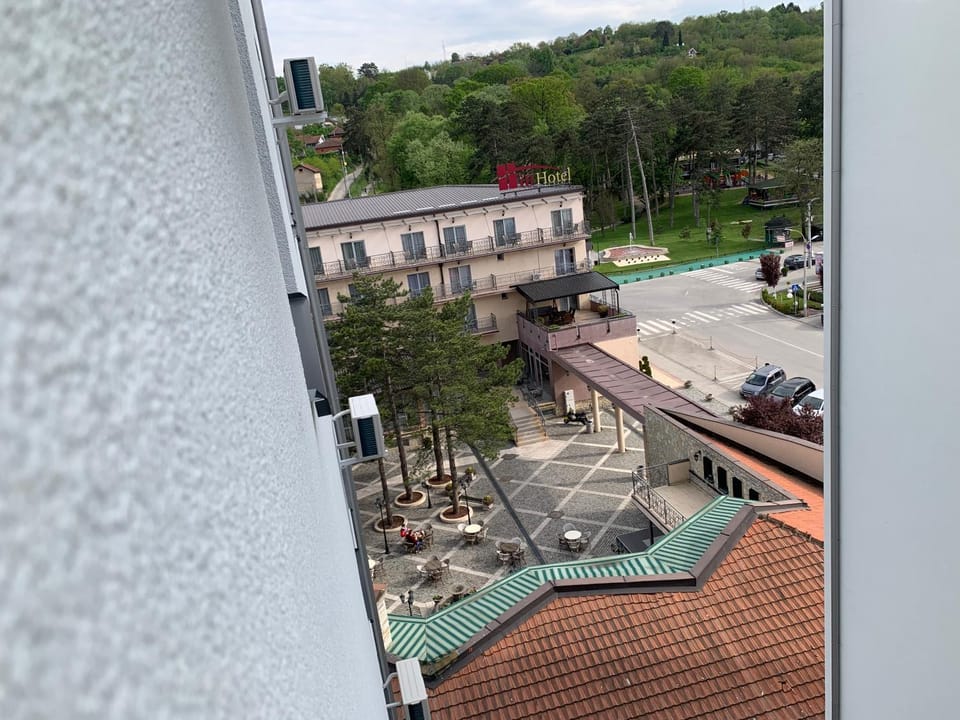 Property building, Neighbourhood, Bird's eye view