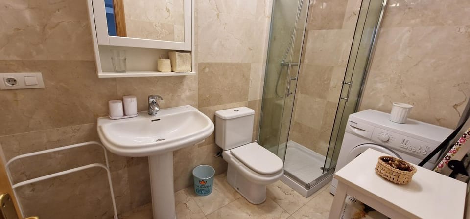 Shower, Bathroom, towels