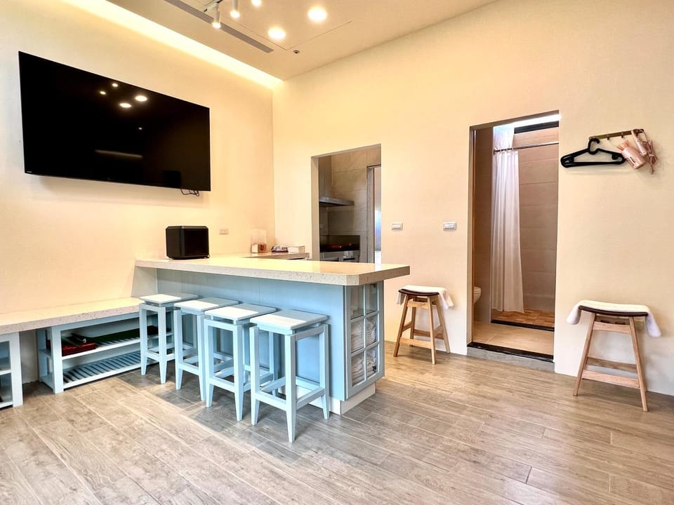 TV and multimedia, Kitchen or kitchenette, Evening entertainment, minibar, oven