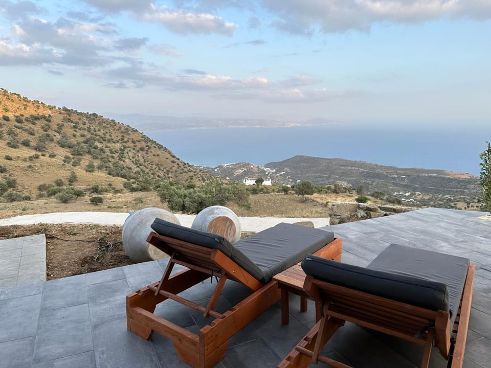 Natural landscape, View (from property/room), Balcony/Terrace, Seating area, Sea view, Sunset